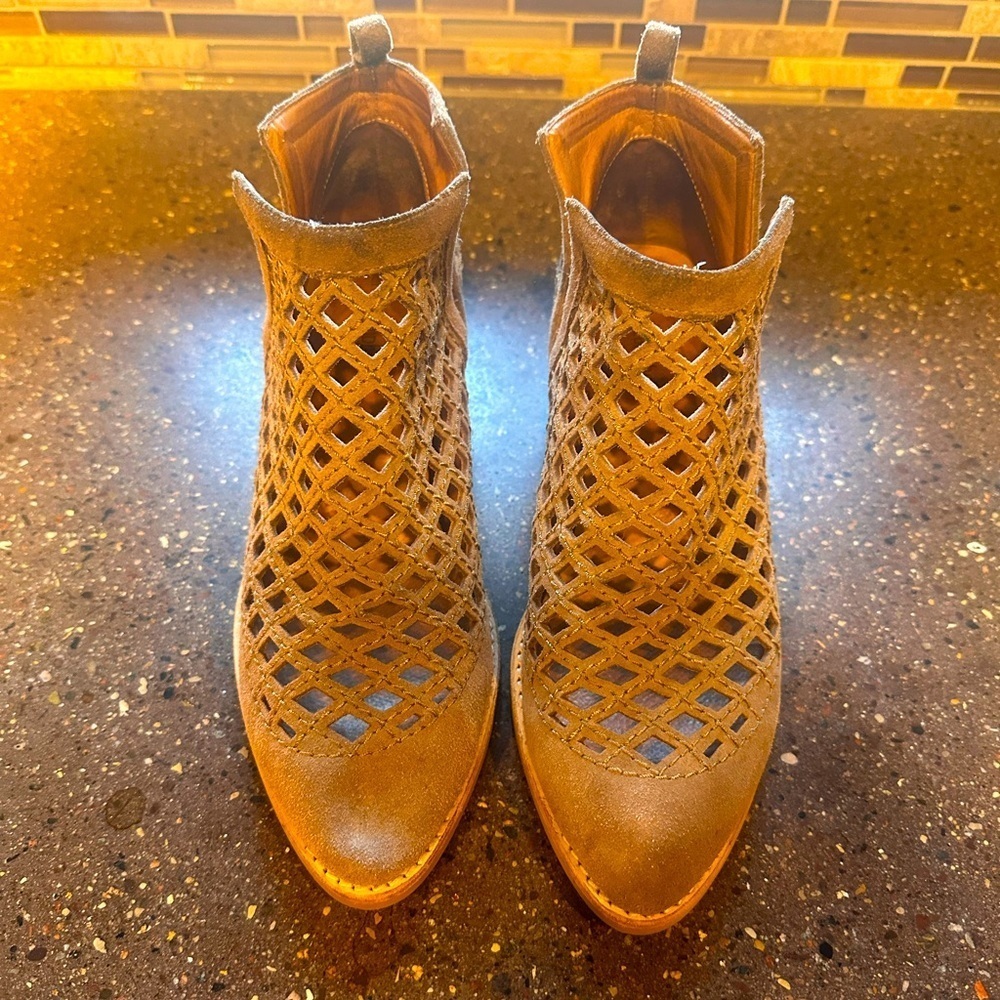 Jeffrey Campbell booties/ankle boots